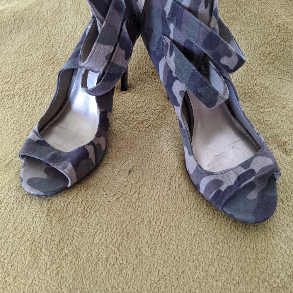 Ladies camouflage heels